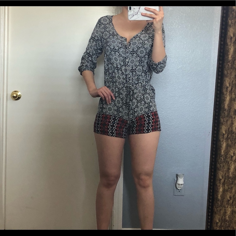Romper - Picture 2 of 3